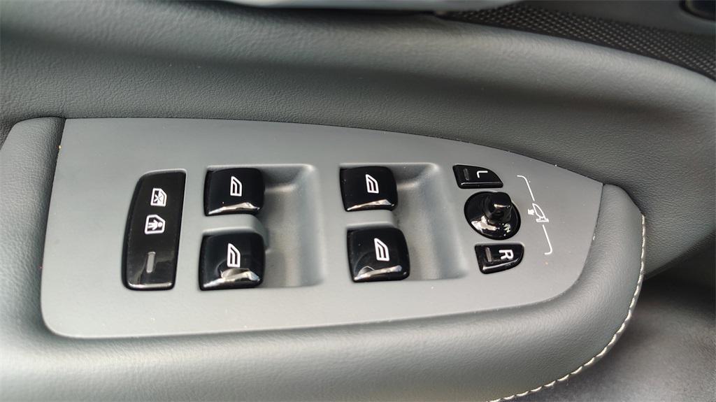 used 2024 Volvo XC90 Recharge Plug-In Hybrid car, priced at $58,900