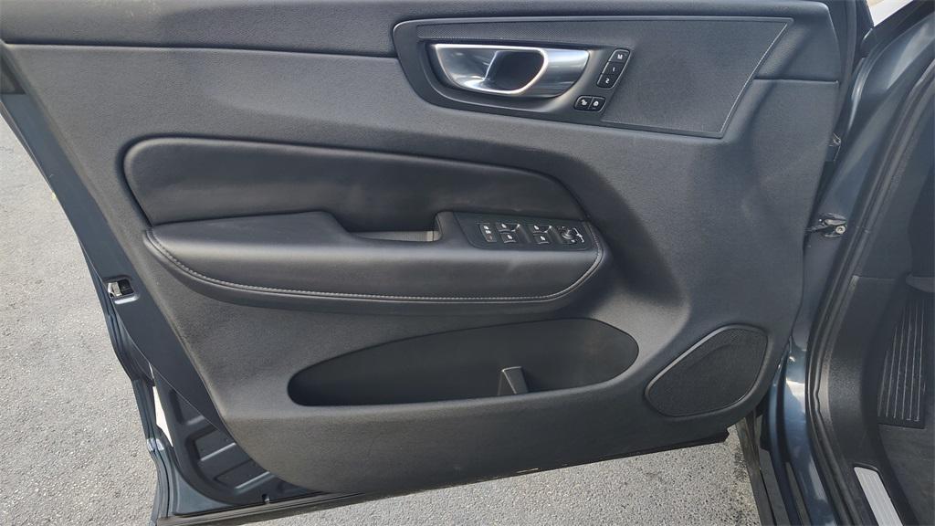 used 2025 Volvo XC60 car, priced at $34,900