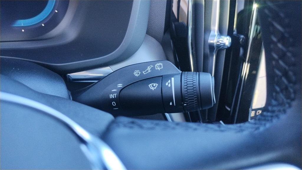 new 2025 Volvo XC60 Plug-In Hybrid car, priced at $58,895