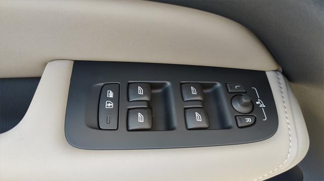 new 2026 Volvo XC60 Plug-In Hybrid car, priced at $69,285