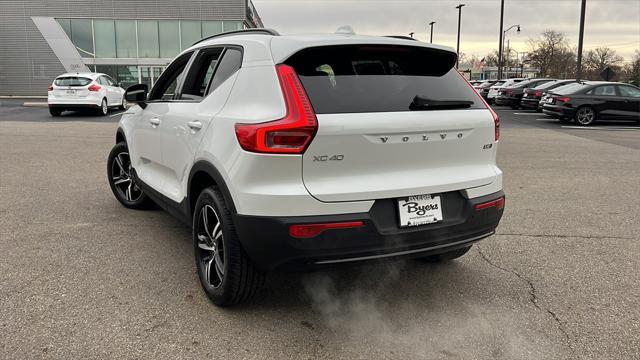 new 2024 Volvo XC40 car, priced at $42,595