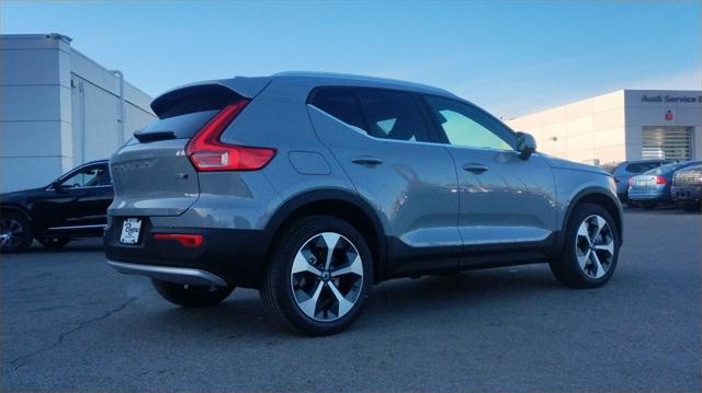 new 2025 Volvo XC40 car, priced at $43,395