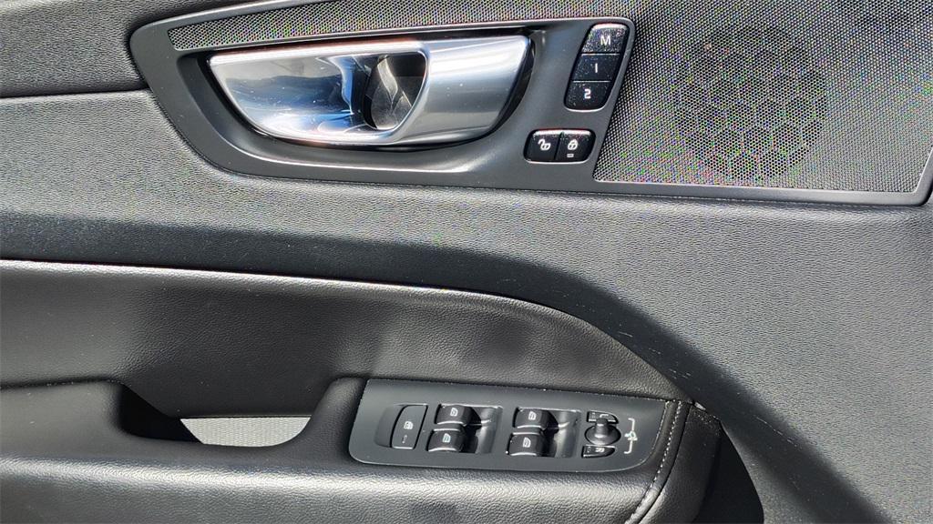 used 2023 Volvo XC60 car, priced at $31,500