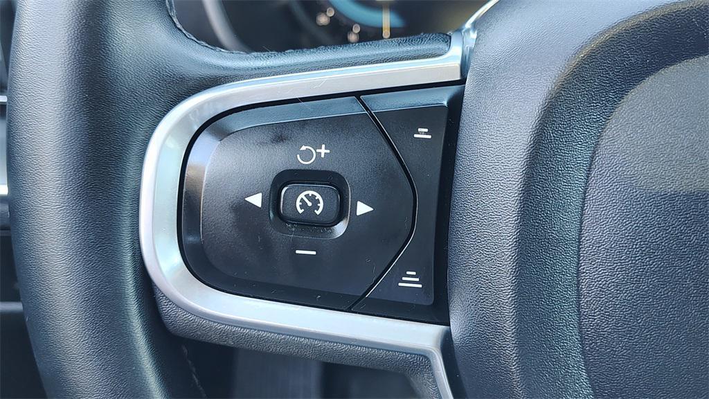 used 2023 Volvo XC60 car, priced at $31,500