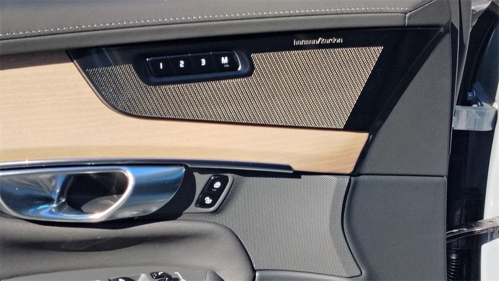 new 2026 Volvo XC90 car, priced at $71,825