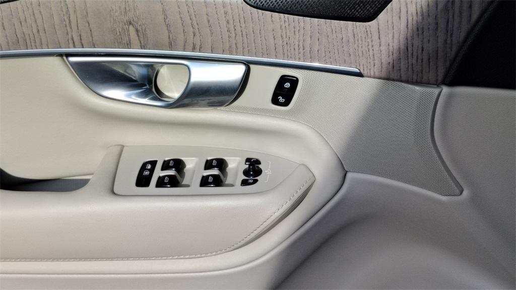 used 2024 Volvo XC90 Recharge Plug-In Hybrid car, priced at $43,500