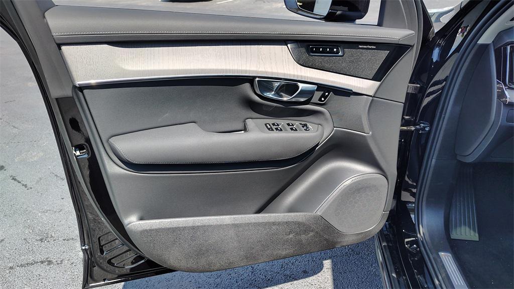 new 2026 Volvo XC90 car, priced at $72,399