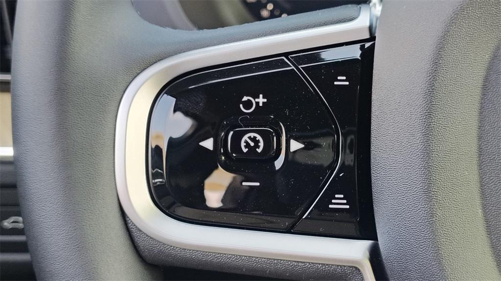 new 2026 Volvo XC60 car, priced at $59,790