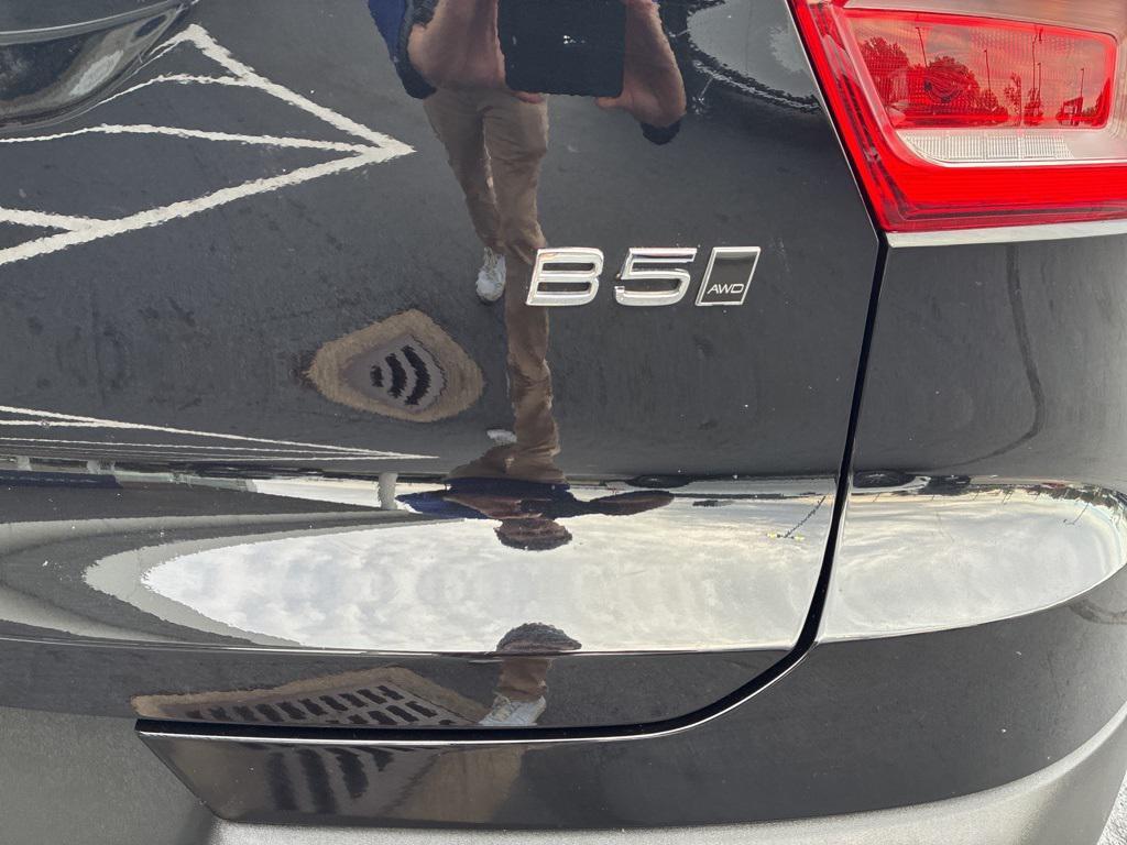 used 2025 Volvo XC40 car, priced at $32,500