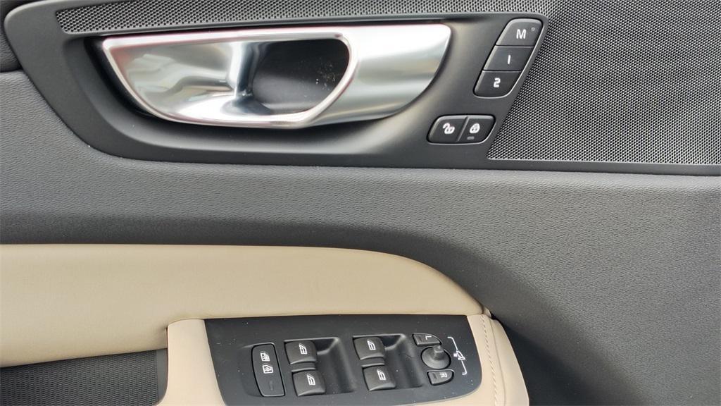 new 2026 Volvo XC60 car, priced at $56,345