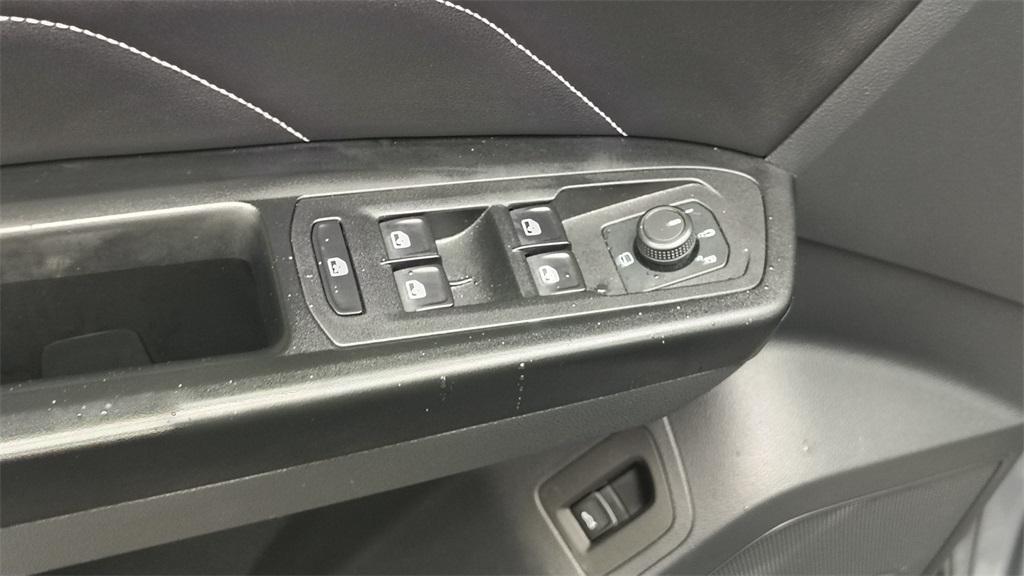 used 2020 Volkswagen Atlas Cross Sport car, priced at $22,900