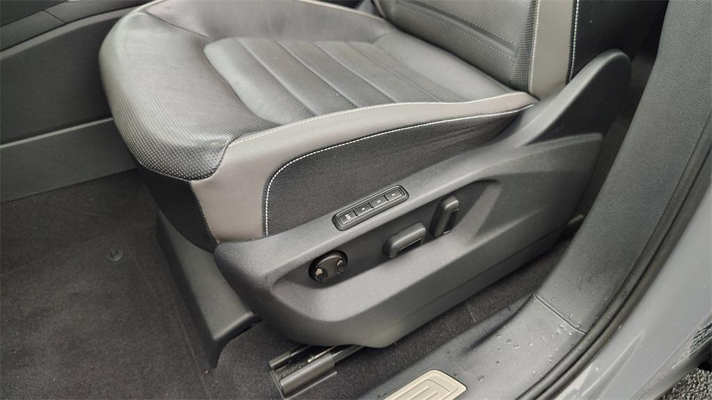 used 2020 Volkswagen Atlas Cross Sport car, priced at $22,900