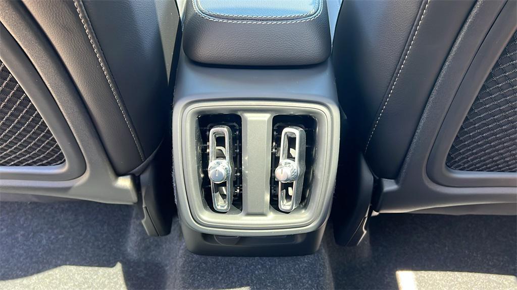 new 2025 Volvo XC40 car, priced at $46,820