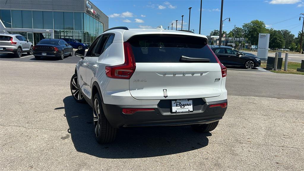 new 2025 Volvo XC40 car, priced at $46,820