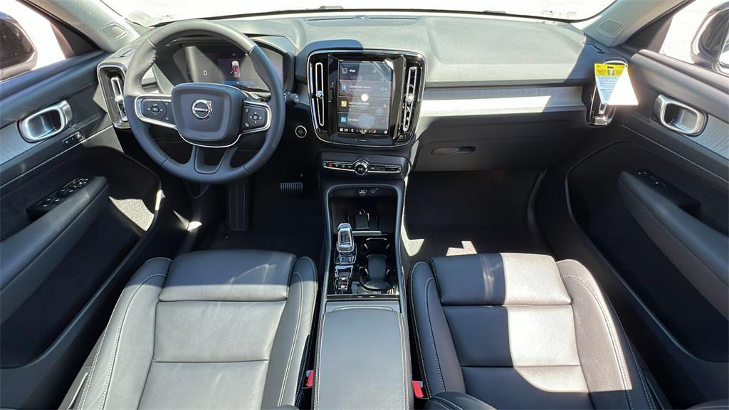 new 2025 Volvo XC40 car, priced at $46,820