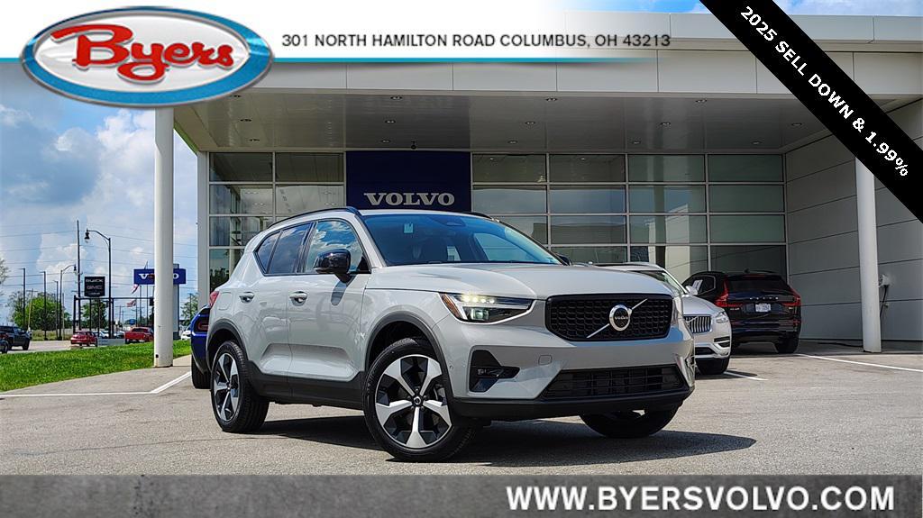 new 2025 Volvo XC40 car, priced at $46,315