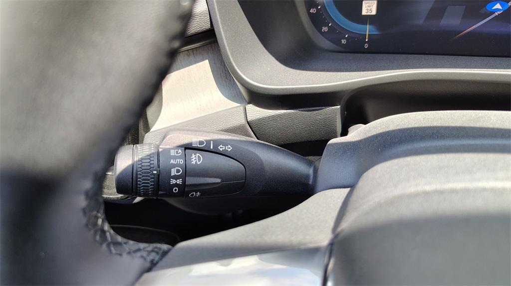 new 2025 Volvo XC40 car, priced at $46,315