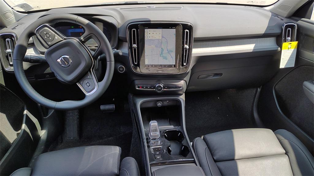 new 2025 Volvo XC40 car, priced at $46,315