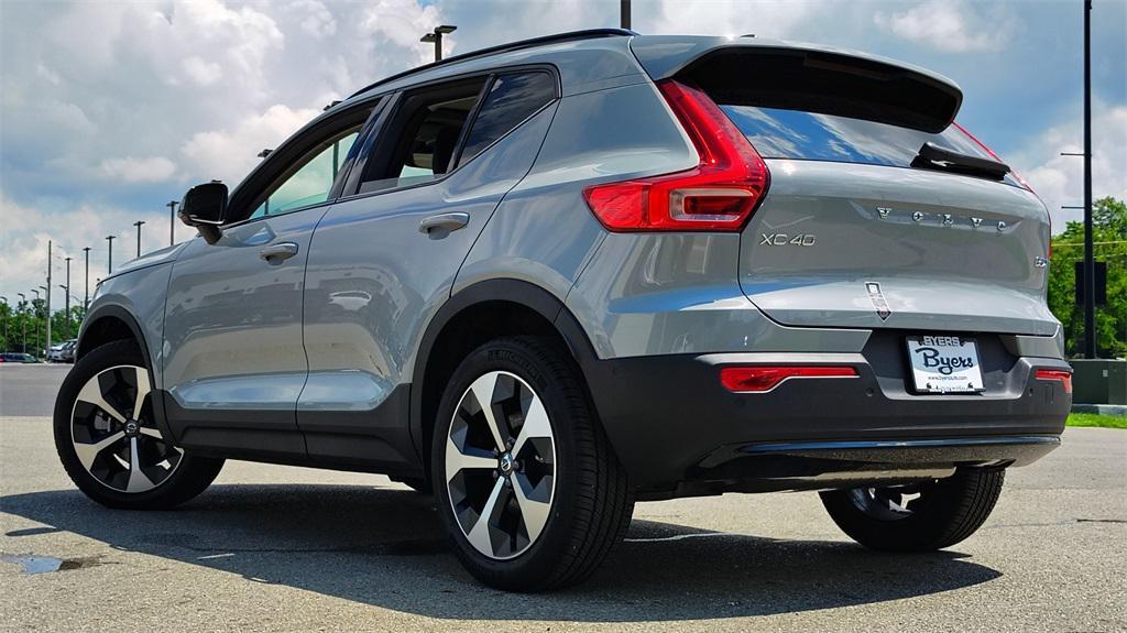 new 2025 Volvo XC40 car, priced at $46,315