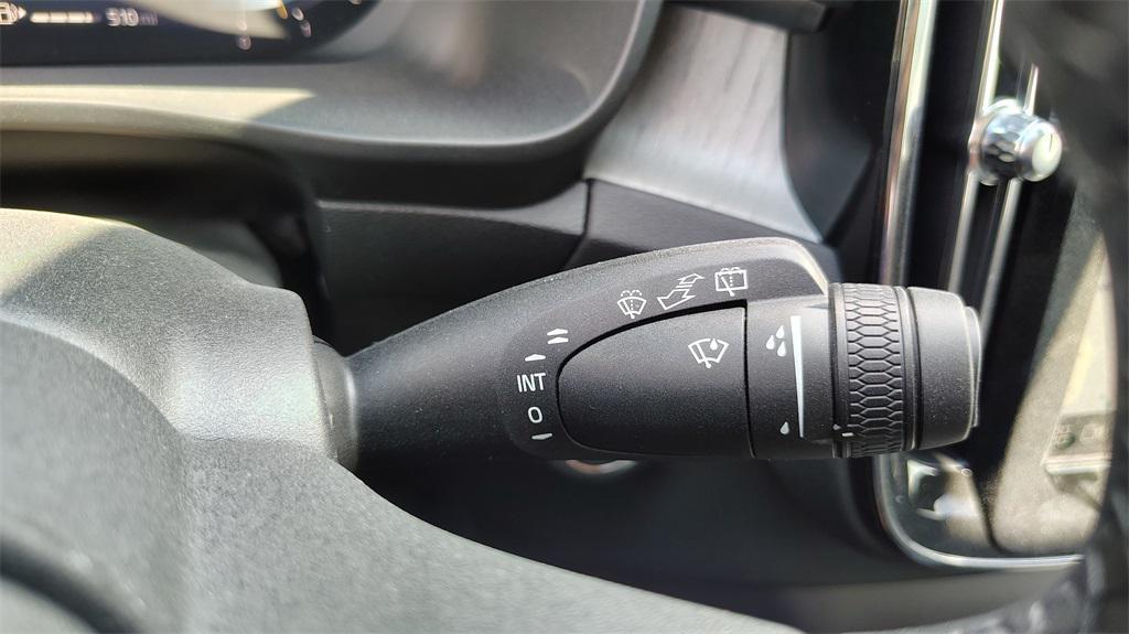 new 2025 Volvo XC40 car, priced at $46,315