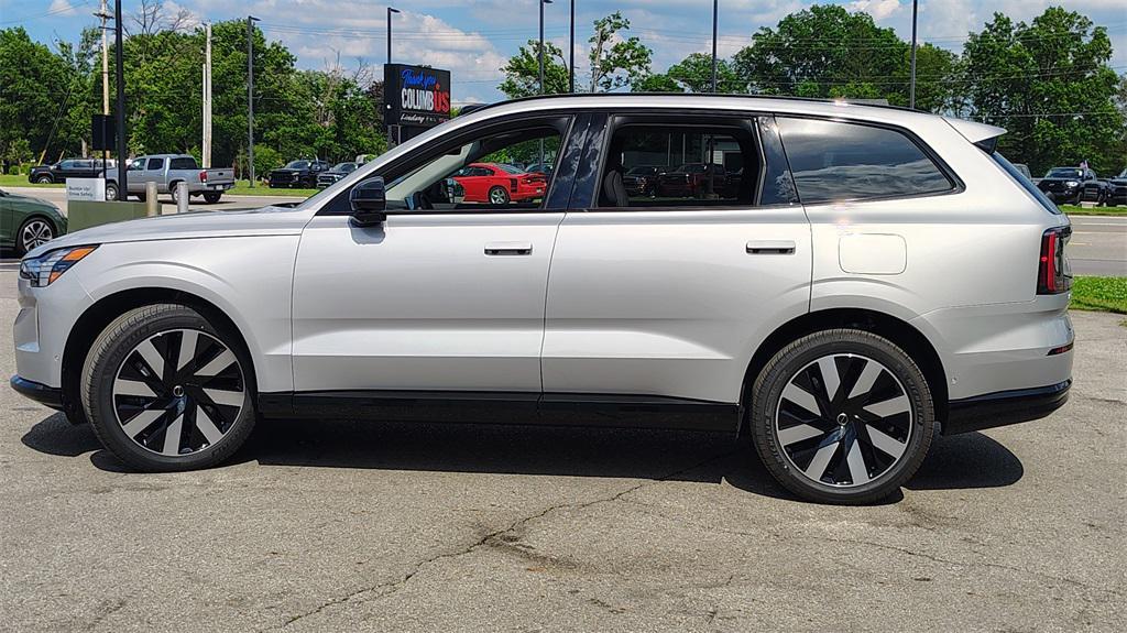 new 2025 Volvo EX90 car, priced at $87,640