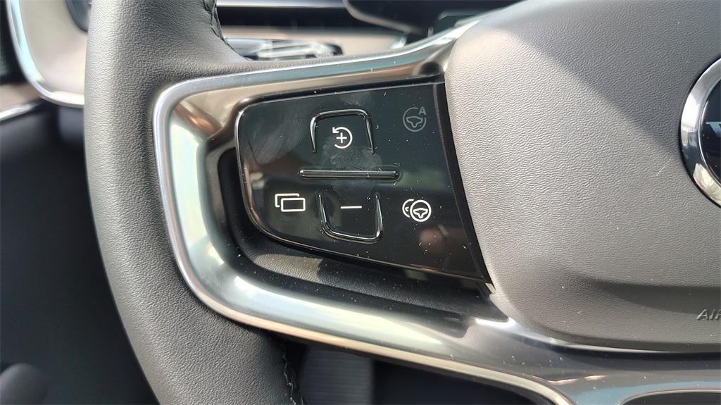 new 2025 Volvo EX90 car, priced at $87,640