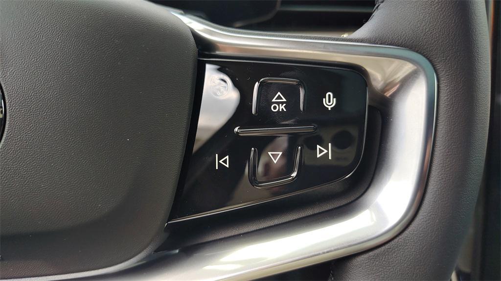 new 2025 Volvo EX90 car, priced at $87,640