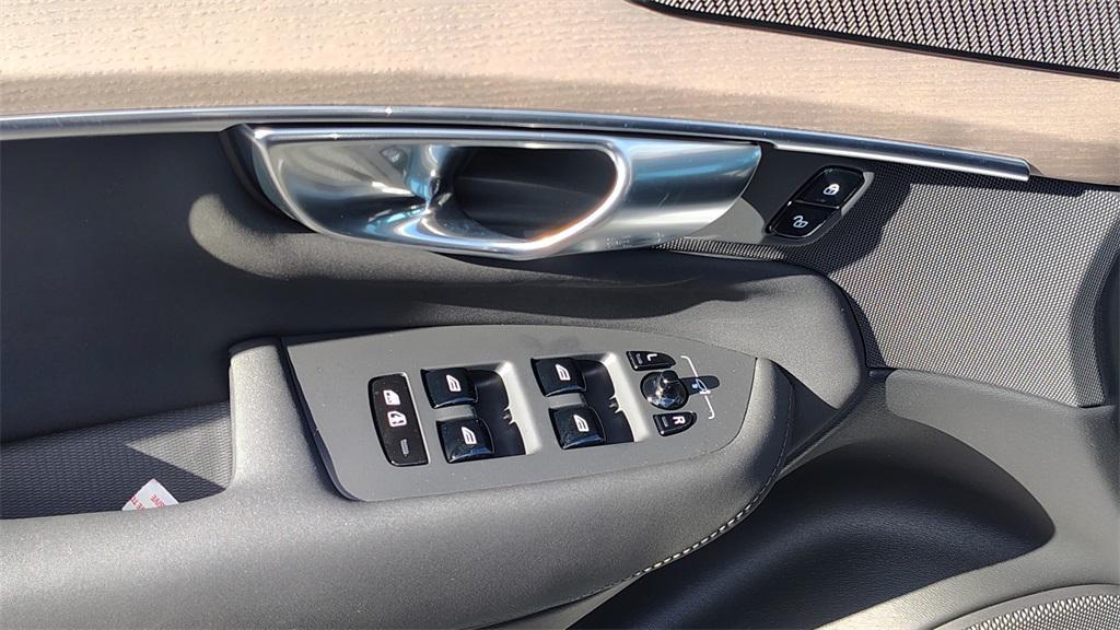 new 2026 Volvo XC90 Plug-In Hybrid car, priced at $78,812