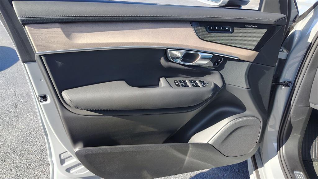 new 2026 Volvo XC90 Plug-In Hybrid car, priced at $78,812