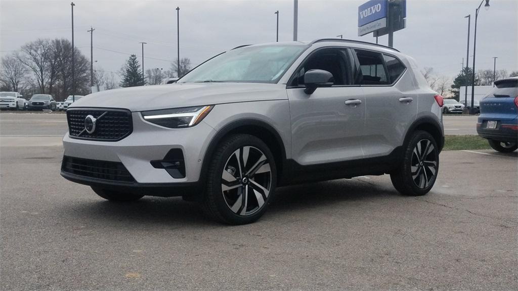 new 2025 Volvo XC40 car, priced at $48,145