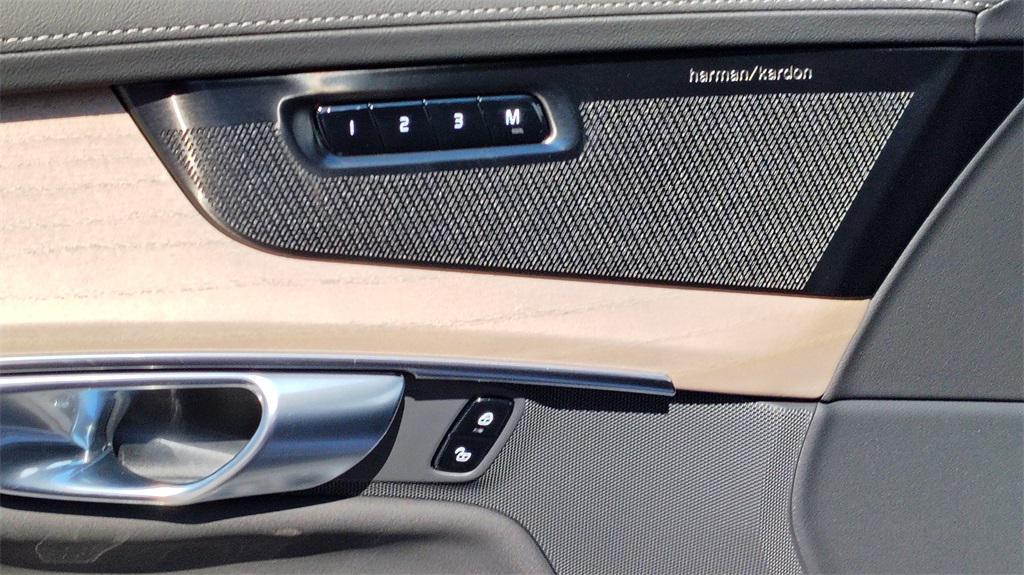 new 2026 Volvo XC90 car, priced at $68,371