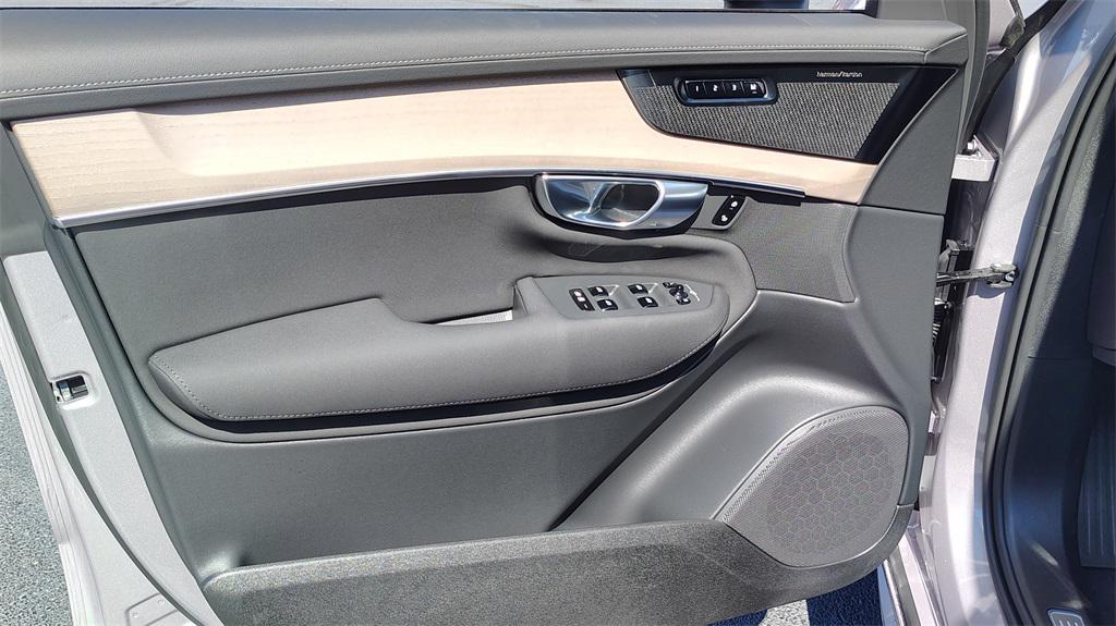 new 2026 Volvo XC90 car, priced at $68,371