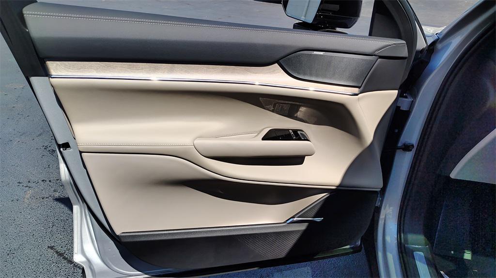 new 2025 Volvo EX90 car, priced at $79,090