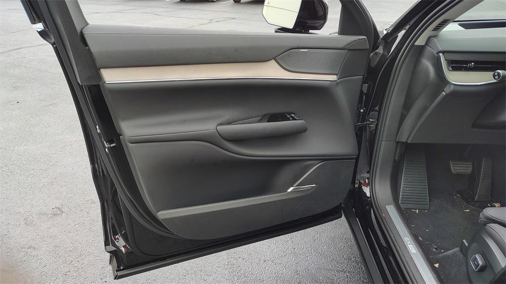 new 2025 Volvo EX90 car, priced at $85,175