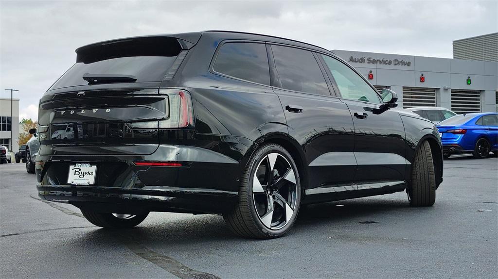 new 2025 Volvo EX90 car, priced at $85,175