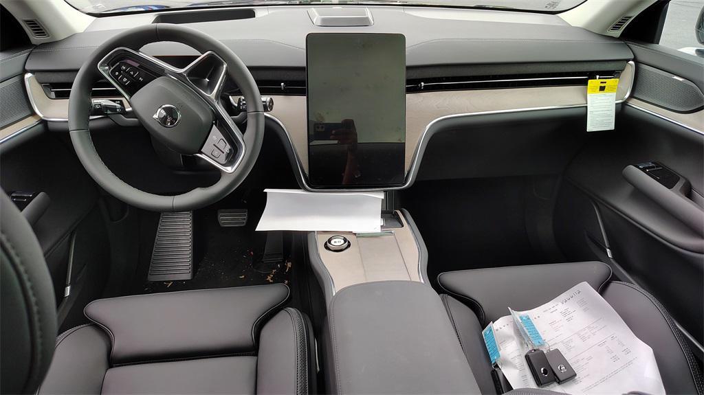 new 2025 Volvo EX90 car, priced at $85,175