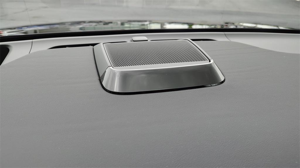 new 2025 Volvo EX90 car, priced at $85,175