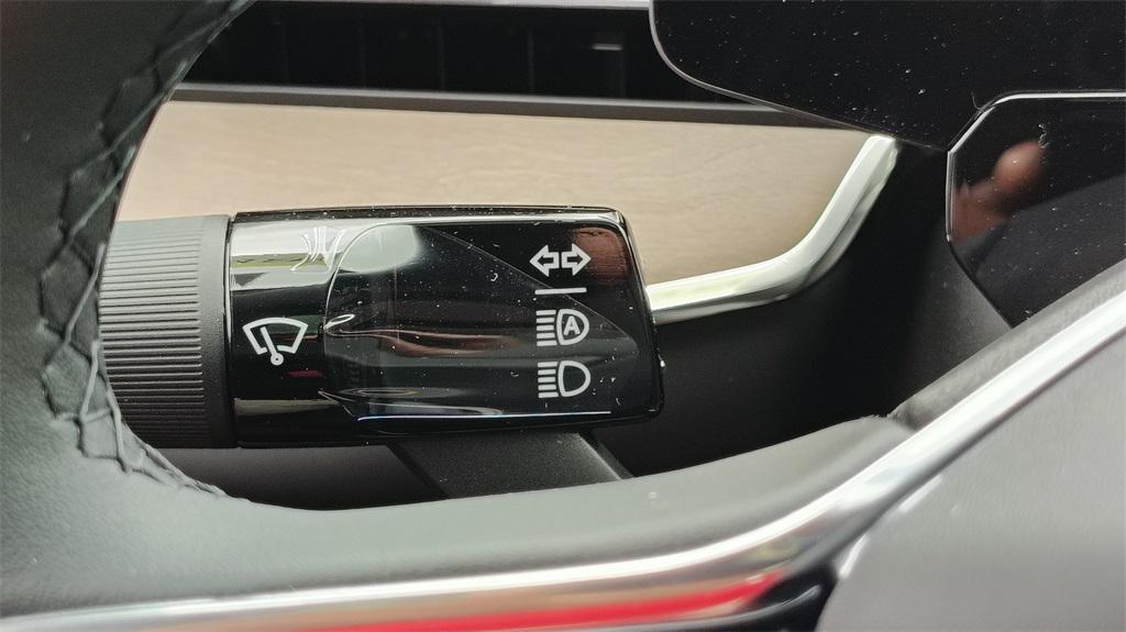 new 2025 Volvo EX90 car, priced at $85,175