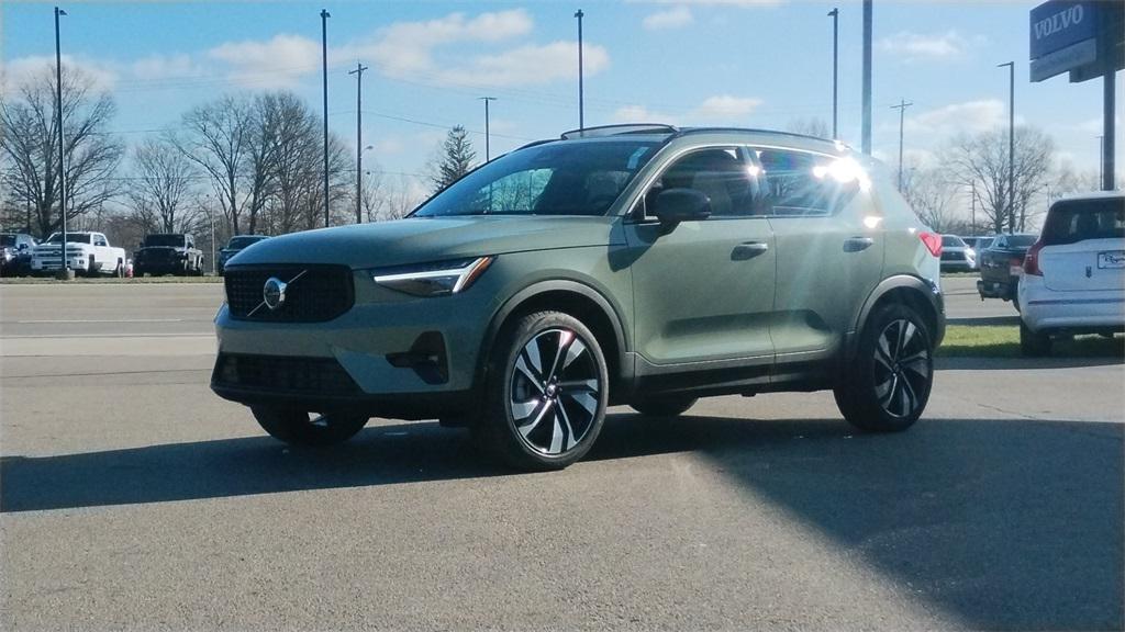 new 2025 Volvo XC40 car, priced at $47,790
