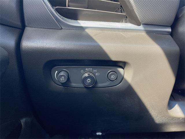 used 2021 Chevrolet Traverse car, priced at $32,257