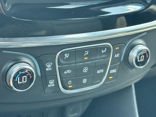 used 2023 Chevrolet Traverse car, priced at $28,042
