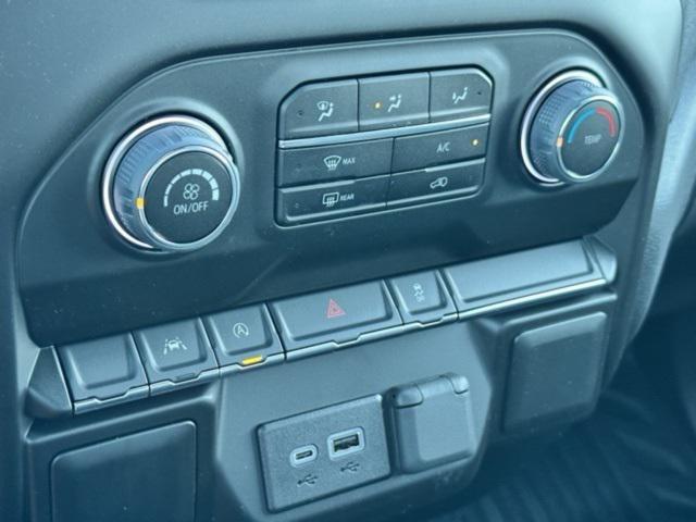 new 2025 Chevrolet Silverado 1500 car, priced at $40,400