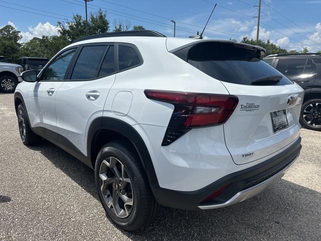 new 2025 Chevrolet Trax car