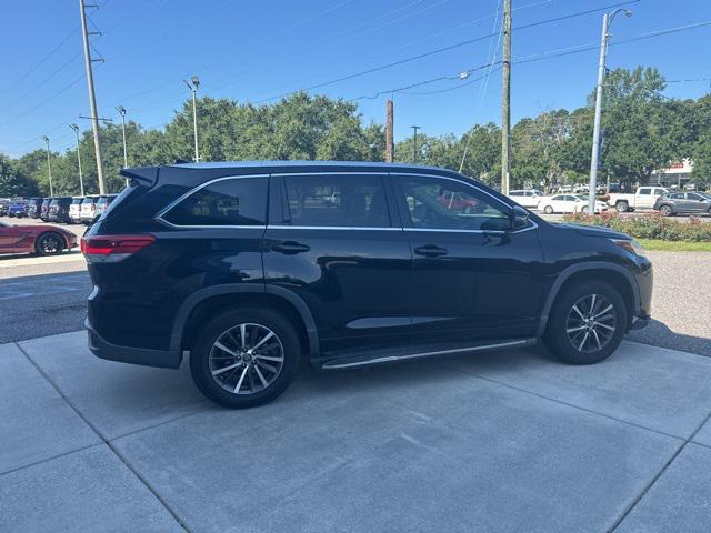 used 2017 Toyota Highlander car