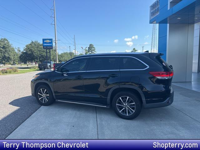 used 2017 Toyota Highlander car