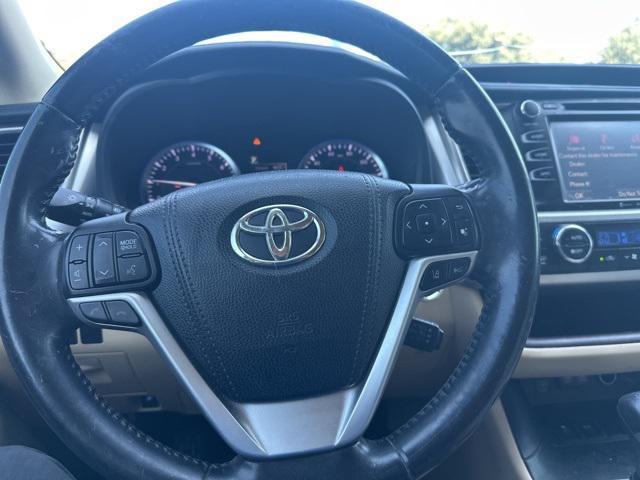 used 2017 Toyota Highlander car