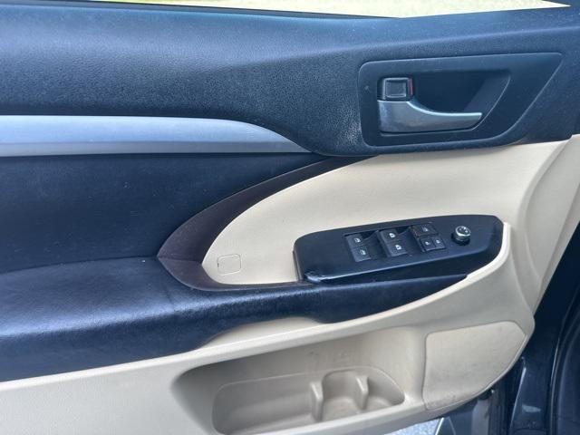used 2017 Toyota Highlander car
