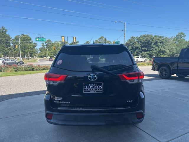 used 2017 Toyota Highlander car