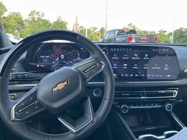 used 2025 Chevrolet Traverse car, priced at $53,989
