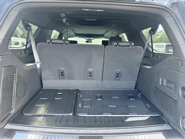 new 2025 Chevrolet Suburban car, priced at $81,635